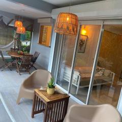 L'Isménia, Man Tann