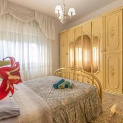 Very central apartment 200 m from the sea