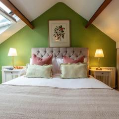 Chez Nous - central Maisonette - Bath Surrounds