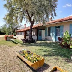 Charmante maison en Camargue avec piscine partagée