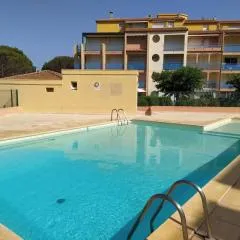 Appartement 4 personnes avec terrasse, parking et piscine collective - V0784