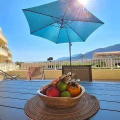Apt 4 pers - all comforts - sea and mountain view