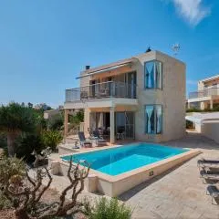 Charming villa for 6 guests