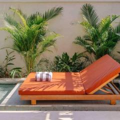 Villa Tik, Near Beach w Sunny Balcony