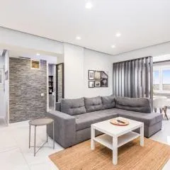 Beautiful apartment next to Piraeus sea