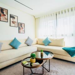Luxurious studio with view gym parking and keyless access
