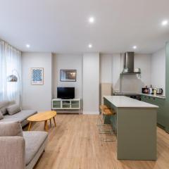 Squirrel Home in Triana!