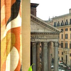 Pantheon in finestra