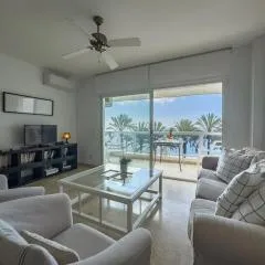 Palm Beach 2F A Stylish Seaside Apartment with parking