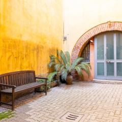 15th-Century Apt, City-MXP Train