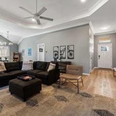 Coler Lounge Cyclist's Dream Home with Hot Tub