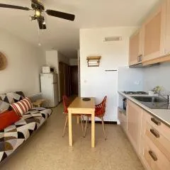 Appartement 19m² avec Balcon, Proche Thermes et Etang de Thau - Parking Public - Animaux Admis - FR-1-503-46