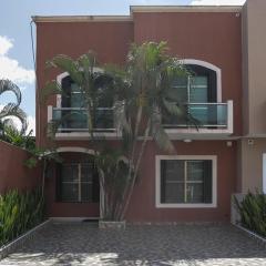 Downtown Villa for 7 guests, access to pool!