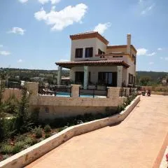 Attractive villa with private pool