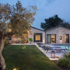 Haustierfreundliche Villa Bino Und Maria Mit Pool
