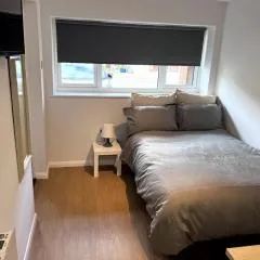 Adorable Studio For Rent in Milton Keynes
