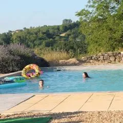 A Cozy Accessible Cottage with a Private Garden Le Mas No 16