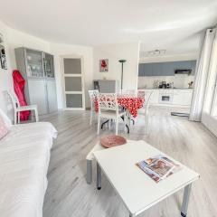 F2 avec terrasse et parking privé à Fréjus