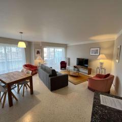 B052-Bel appartement spacieux grand balcon et garage