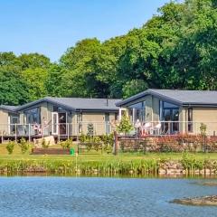 Lakeside Luxury Lodges