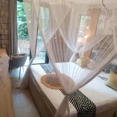 Home SAKALAVA