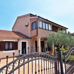 Apartment in Pula near Hidrobaza Beach