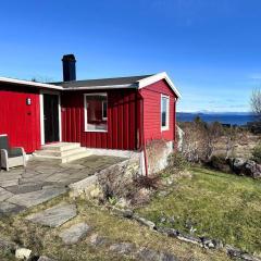 6 person holiday home in KLOKKARVIK