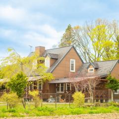 Elle's Garden House 高いフェンスに囲まれた広い庭でペットは大満足 雨の日もBBQ可能