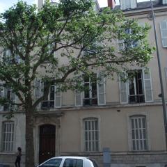 DIJON entre gare et cathedrale