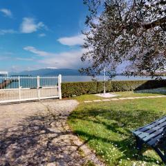 Appartamento Maria Elena by Bookinggardalake