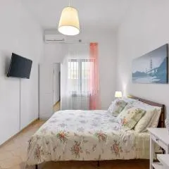 LilaHome: Pompei, accogliente appartamento con posto auto.