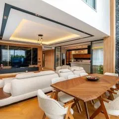 5-Bedroom Villa with Pool & Sauna
