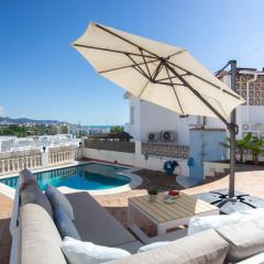 Private Beach Villa for 6 with Seaview, Pool & Terrace