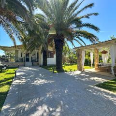 Palm Luxury Villa in Kallithea