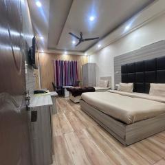 Maur Hotel & Cafe