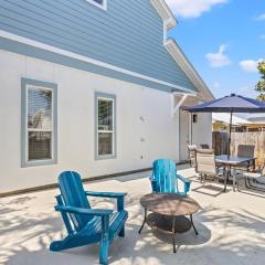 Beach House – Spacious 4BR Retreat with Gulf Views & Observation Deck!
