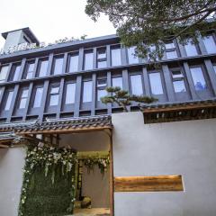 Shanheli Song Dynasty Aesthetic Courtyard Shantou Small Park Store ,Free Hanfu experience, exquisite Chinese afternoon tea