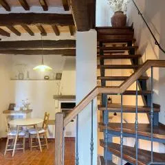 Romantic Escape in Medioeval Passignano -Lake View