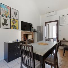 Industrial-Style Apartment in Chinatown!