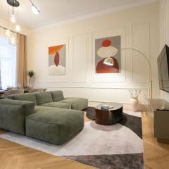 Elegant 2BR Apt near Parliament, Self 24h Check-in