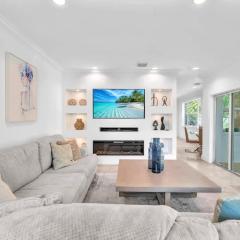 Grove Walk Manor 3BR Oasis in the Grove Family