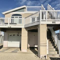 Single Family, Bayside, Roof Top Deck, Beach Badges, Wifi, Ship Bottom Bay Side Home, Beautiful Decks To Dine On And Catch Some Rays, Only A Short,