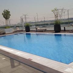 Smart & Modern Living in Heaven!