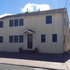 Ocean Block Internetwifi Deck Washer & Dryer Well-Maintained First Floor Unit Of An Ocean Block Duplex Great Location, Just One House Between