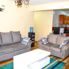 Roma Stays - Charming 2BR Ensuite Apartment Opp Garden City Mall
