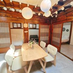 Hanok Entire House, Bukchon Hanok Village