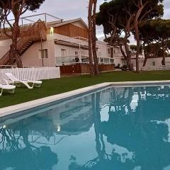 Apartamento Mistral 5, con piscina y parking.