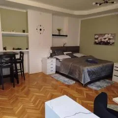 Zagreb, Jarun studio apartman Eva