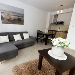 Apartament IKAR z ogródkiem, blisko morza