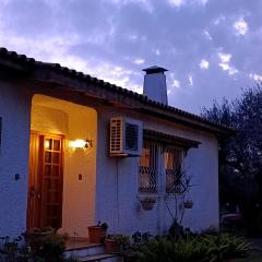 Nafpaktos cottage by the sea for travelers and dreamers!